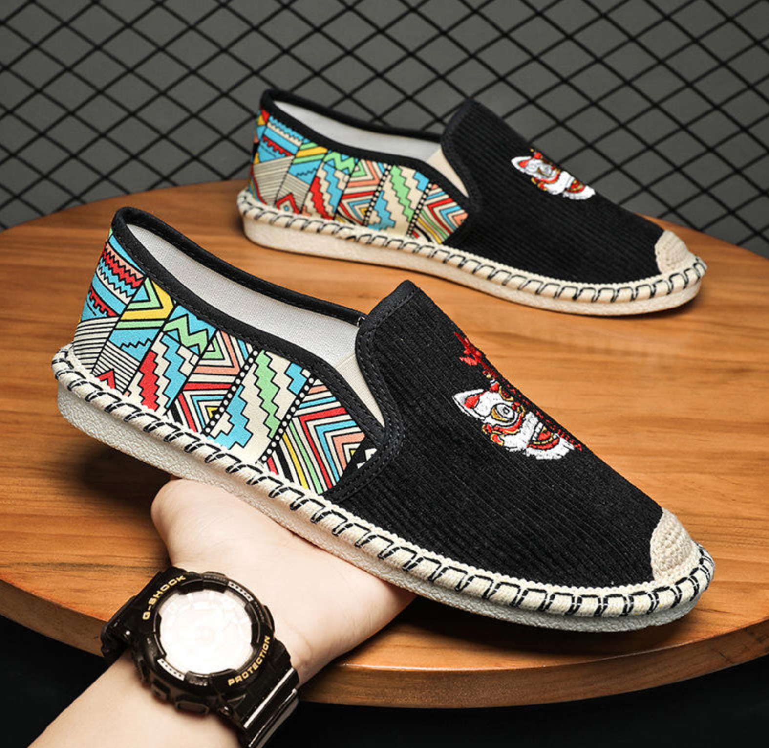Unisex Couple Lightweight Breathable Sneakers