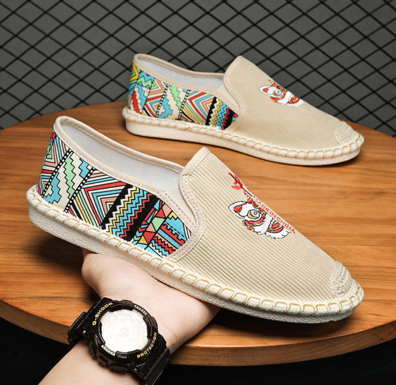 Unisex Couple Lightweight Breathable Sneakers